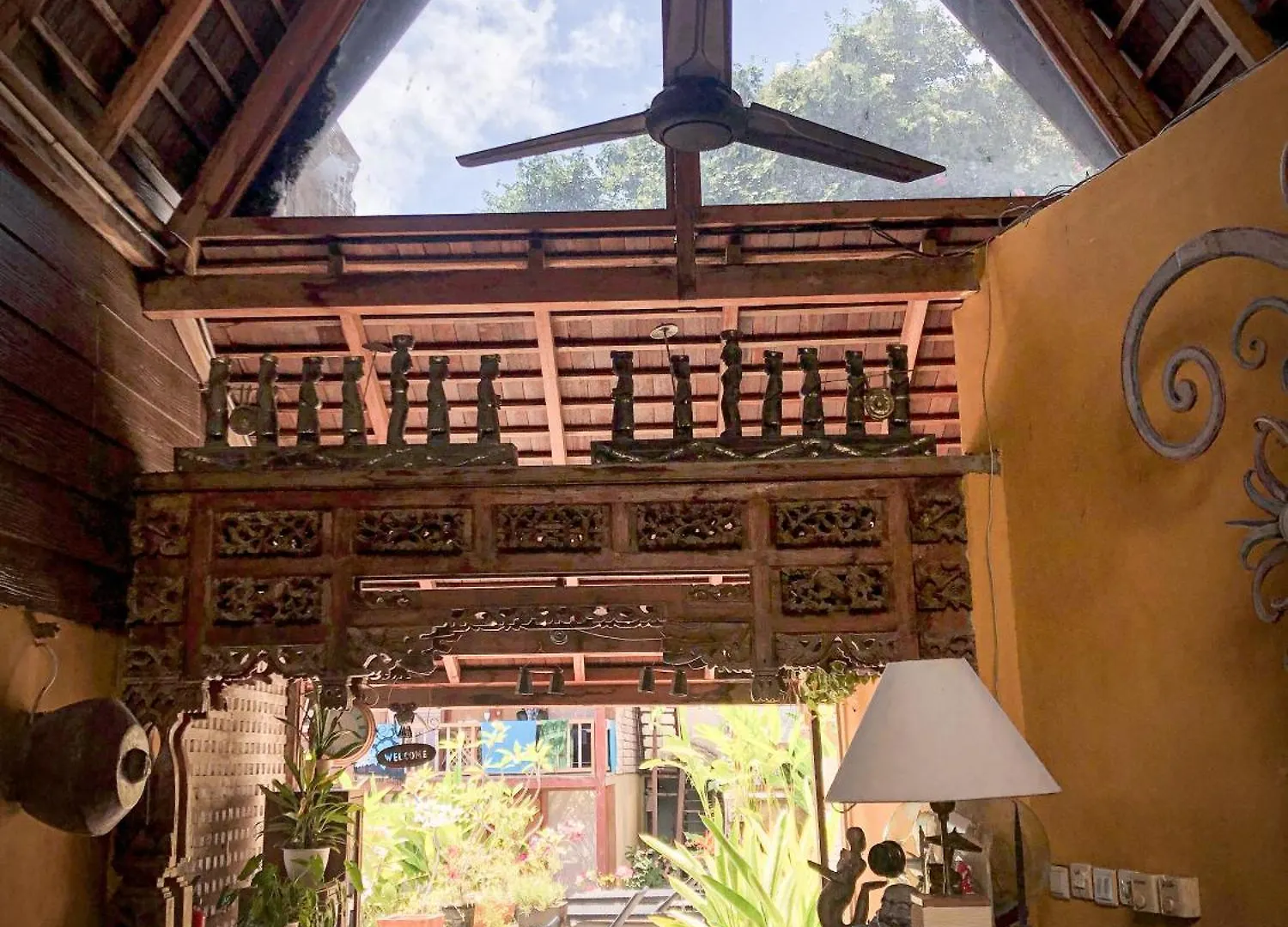 The Tree House Bed & Breakfast Nusa Dua